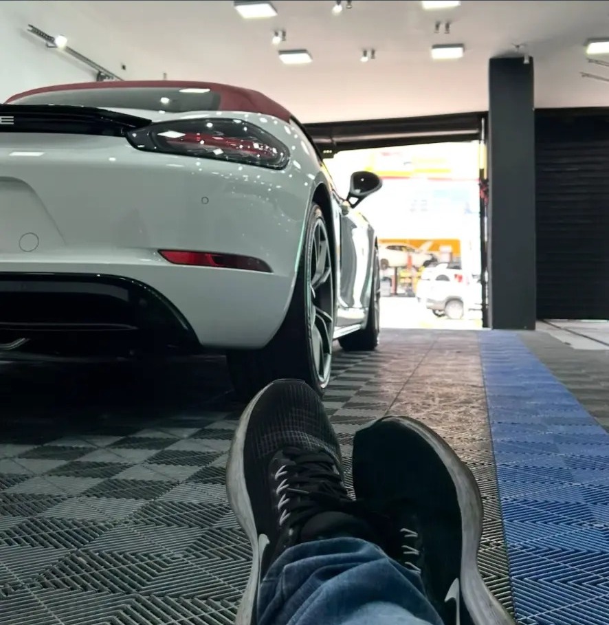 Estrutura da Karango Limpo em Aracaju com um Porsche finalizado